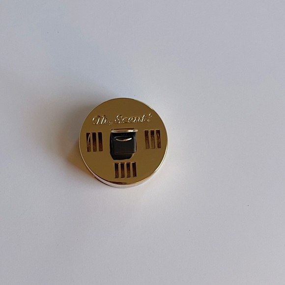 Oh Scent X Peanuts Charlie Brown Car Vent Clip Diffuser Air Freshener -SOLD OUT - Picture 3 of 5